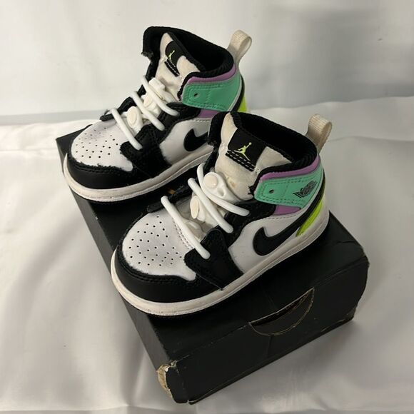 JORDAN 1 MID LITTLE KID SNEAKERS FTL-03-044 - Picture 3 of 8